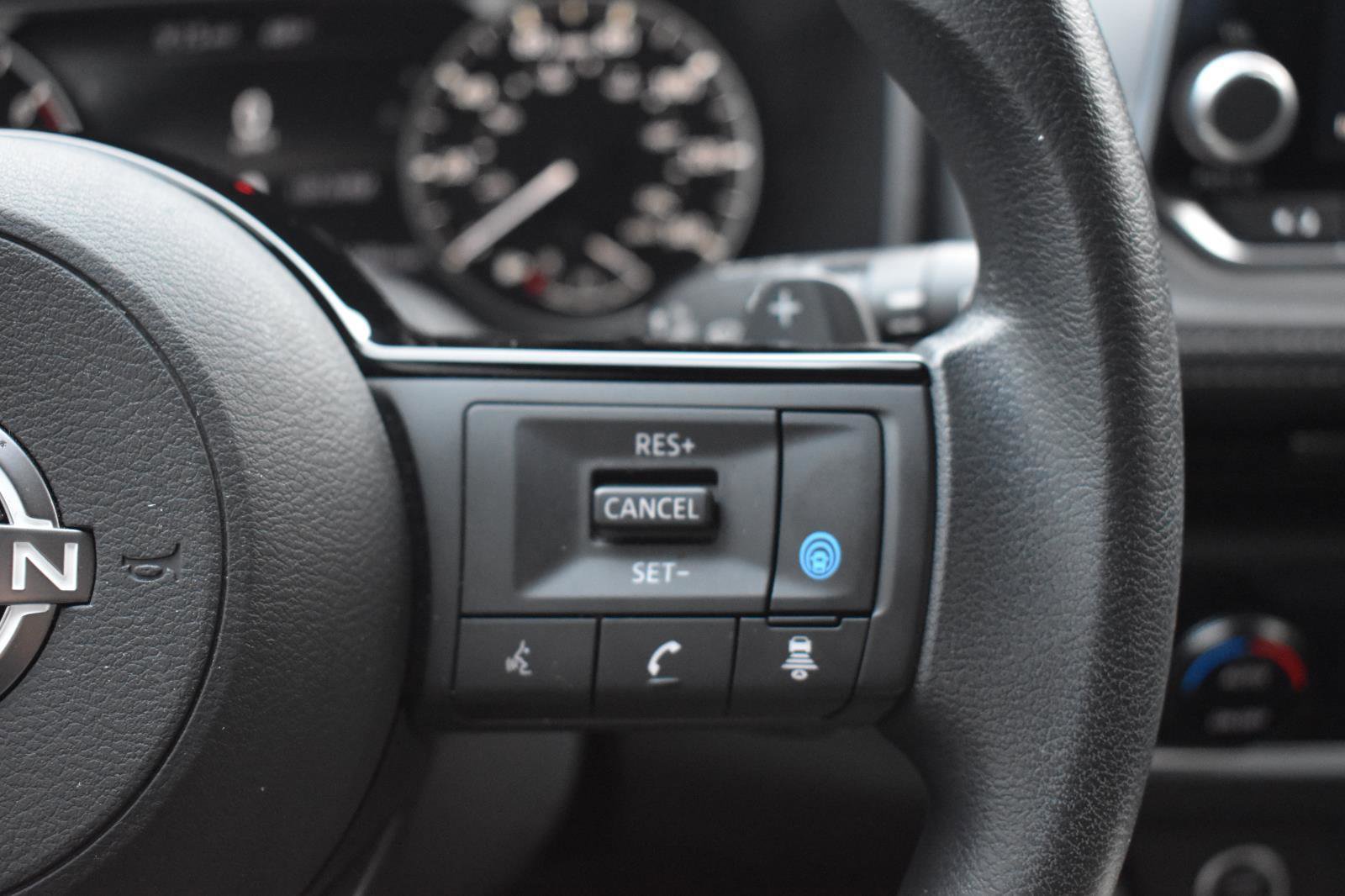 Used 2023 Nissan Rogue SV image 23