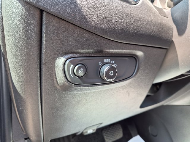 Used 2024 Chevrolet Equinox LT w/ LPO, Floor Liner Package FWD image 18
