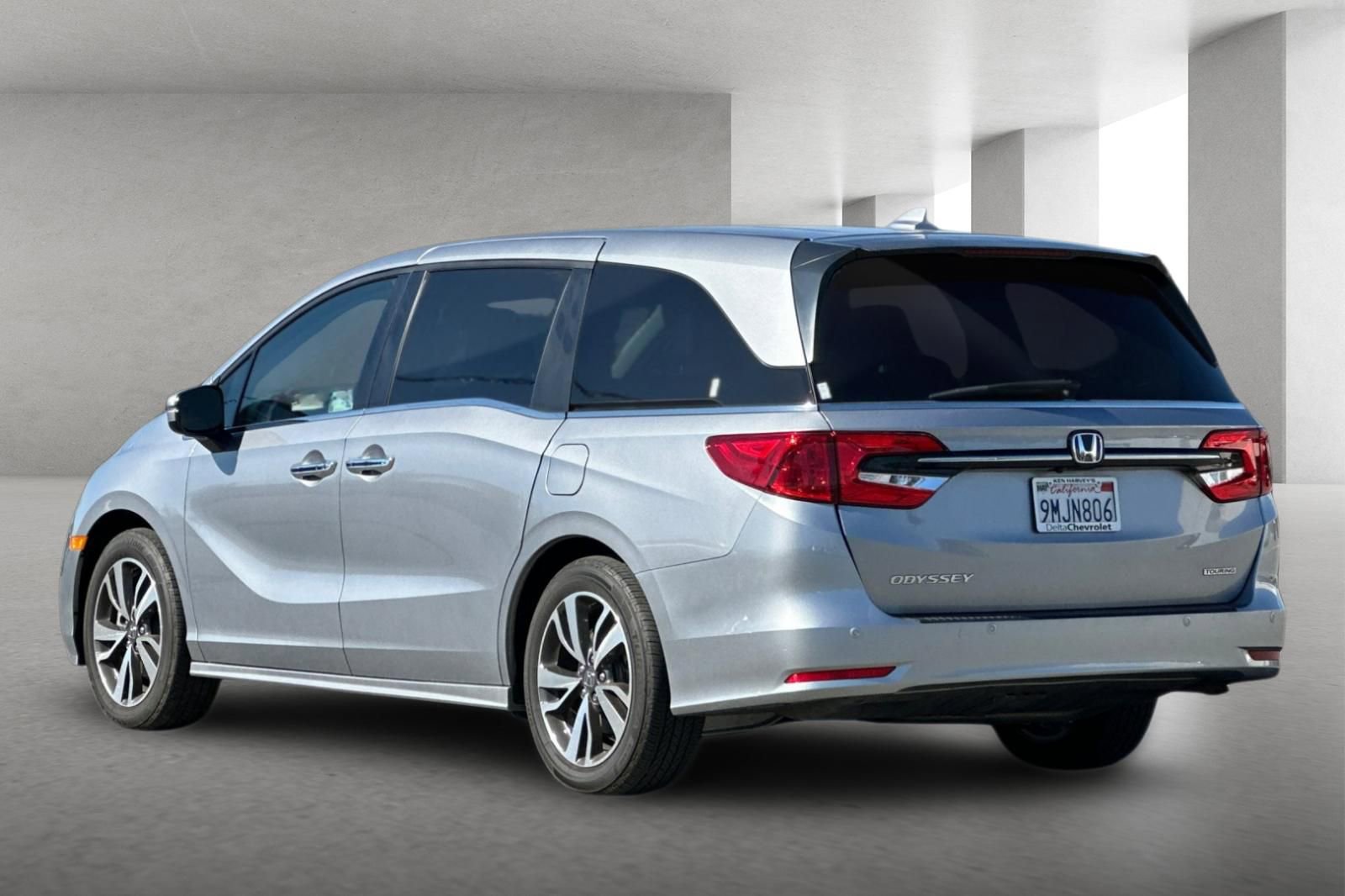 Certified 2024 Honda Odyssey Touring image 6