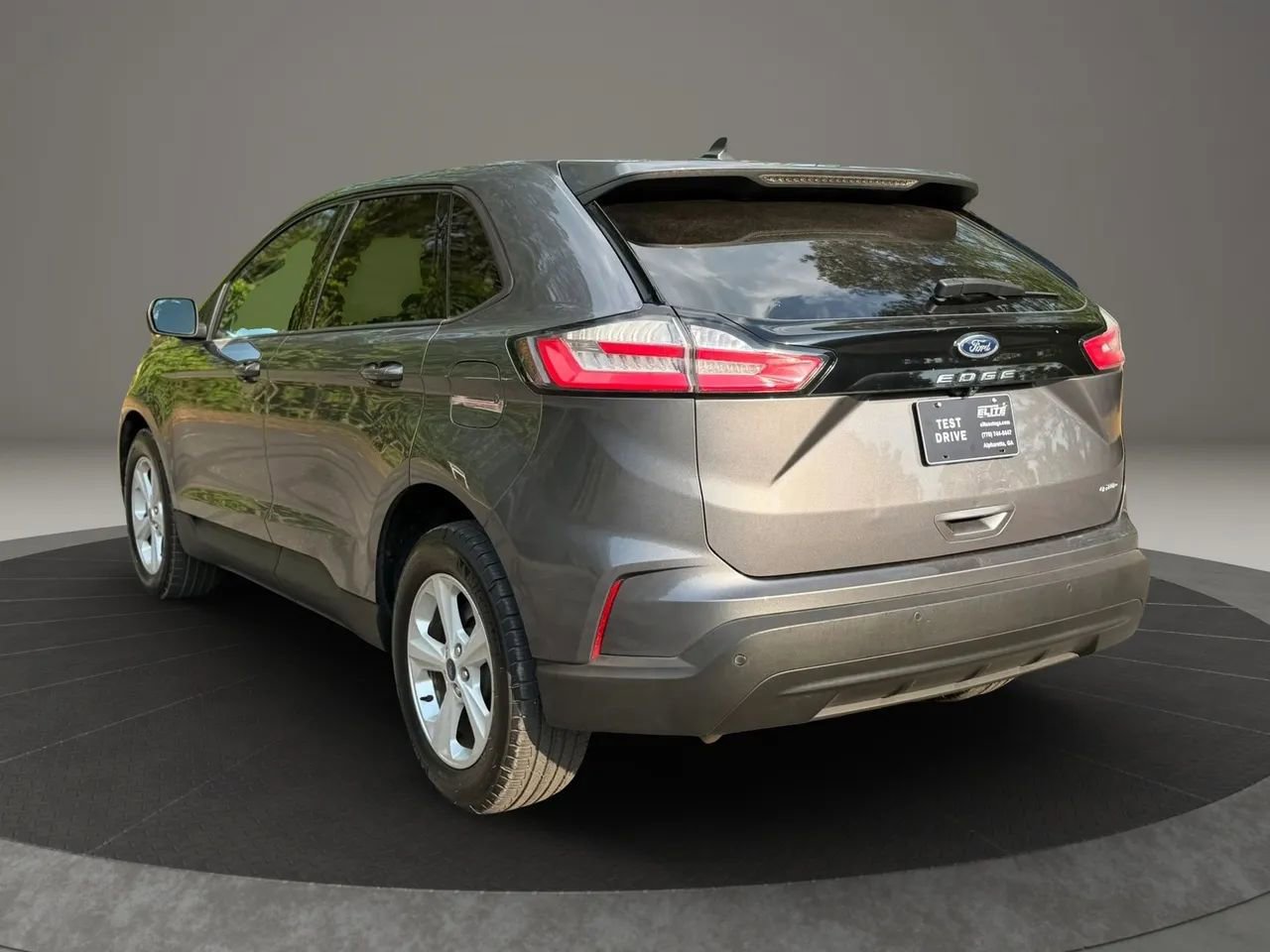 Used 2021 Ford Edge SE AWD/4WD image 4