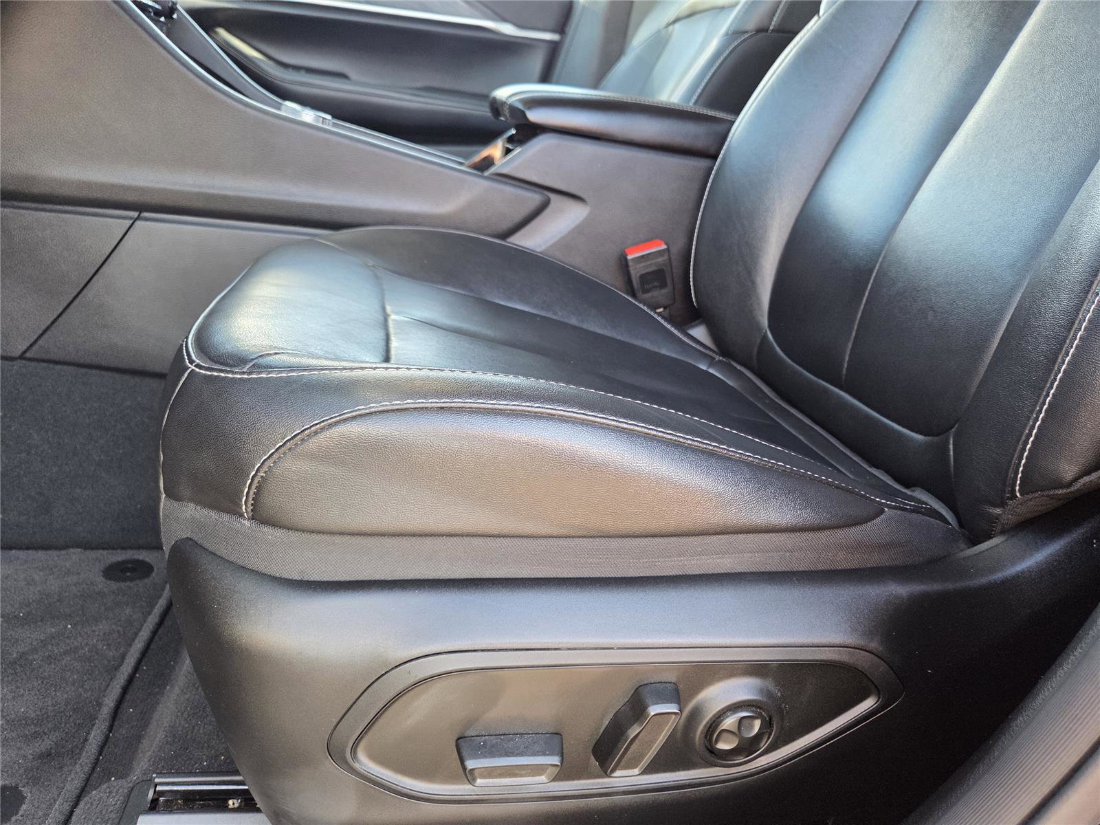 Used 2023 Jeep Grand Cherokee Limited AWD/4WD image 18