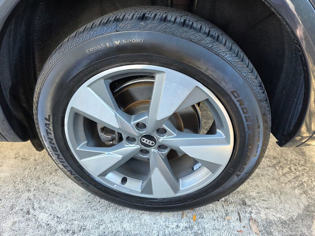 Used 2020 Audi Q5 2.0T Premium w/ Titanium Sport Package image 17