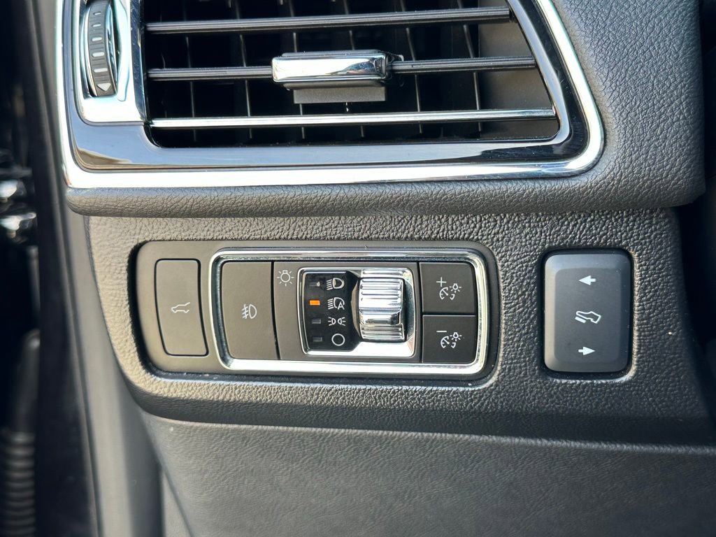 Used 2024 Lincoln Navigator L 4WD image 33