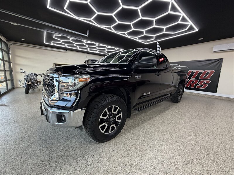 Used 2018 Toyota Tundra SR5 AWD/4WD image 2