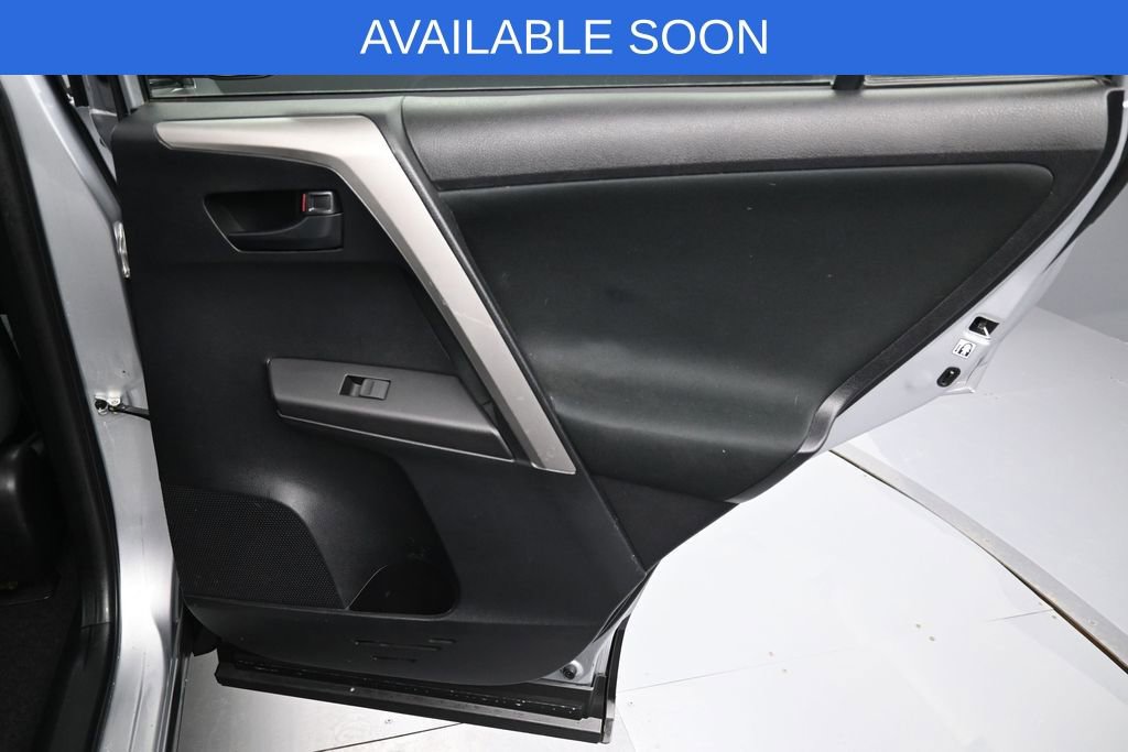 Used 2017 Toyota RAV4 LE w/ Carpet Mat Package AWD/4WD image 28