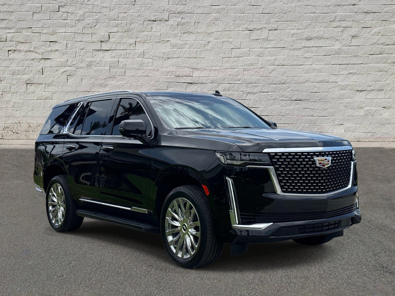 Used 2023 Cadillac Escalade Premium Luxury w/ LPO, Floor Liner Package AWD/4WD image 6