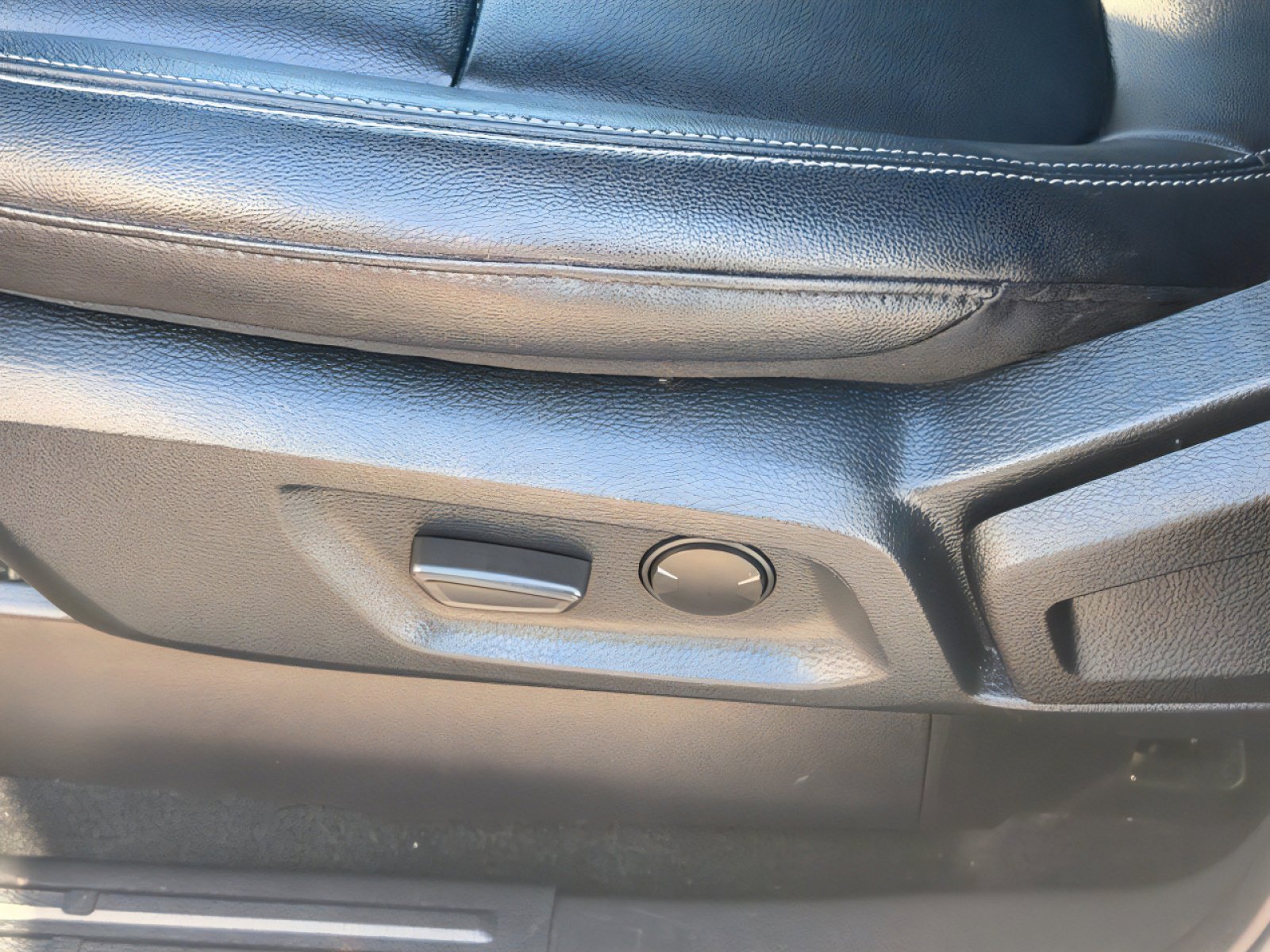 Used 2020 Ford Ranger Lariat w/ Equipment Group 501A Mid image 17