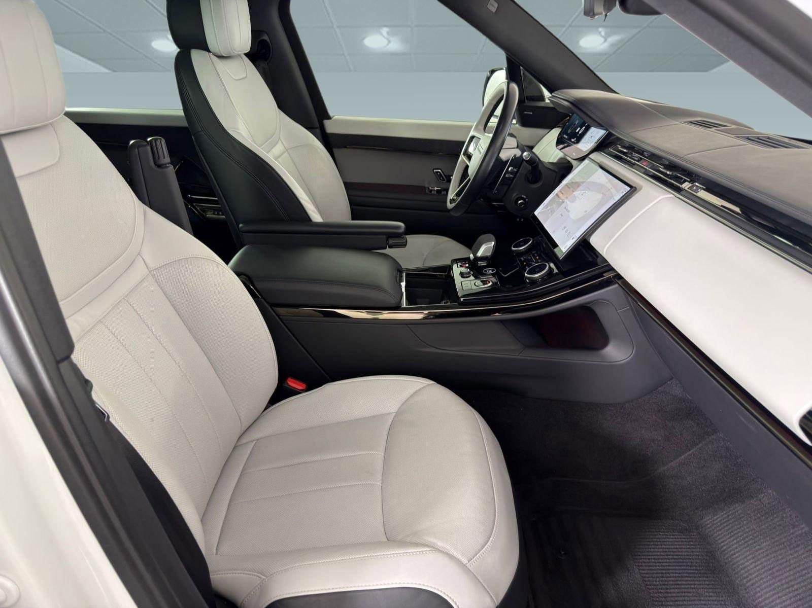 Used 2023 Land Rover Range Rover Sport SE Dynamic image 20