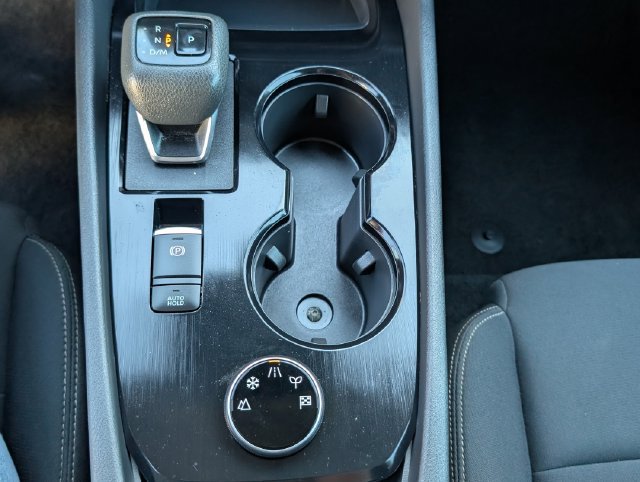 Used 2024 Nissan Rogue S AWD/4WD image 9