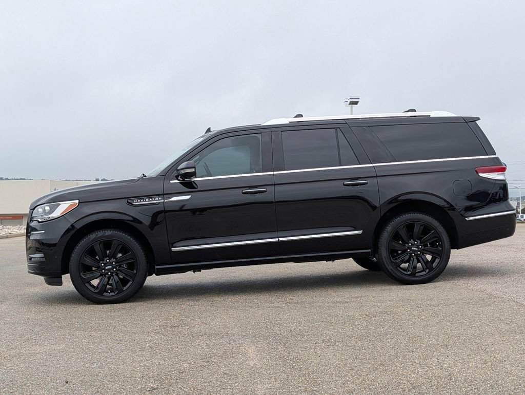 Used 2024 Lincoln Navigator L Reserve AWD/4WD image 5