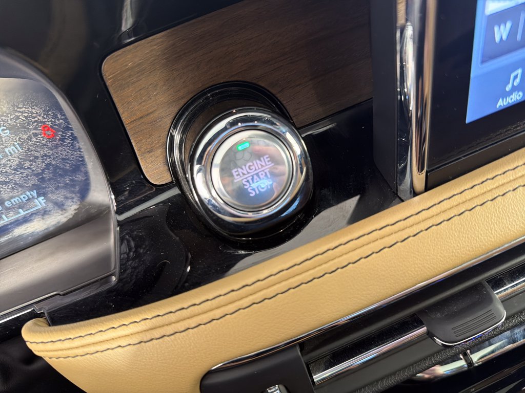 Used 2021 Lincoln Corsair Reserve FWD image 14