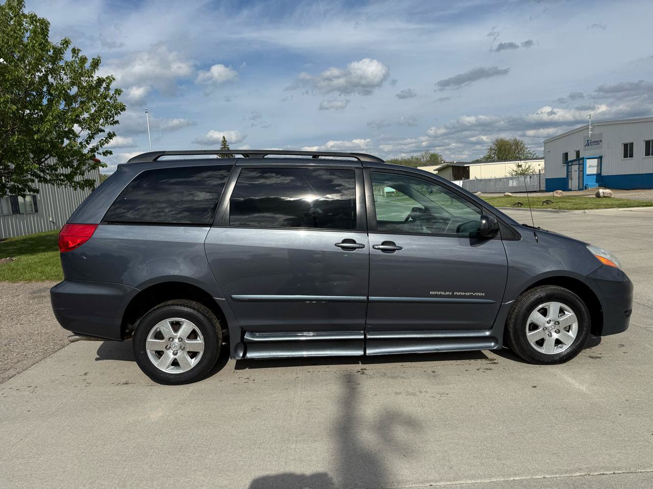 Used 2007 Toyota Sienna CE FWD image 5