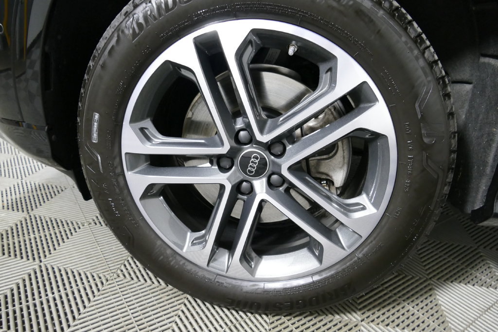 Certified 2025 Audi Q5 Premium w/ Convenience Package AWD/4WD image 9