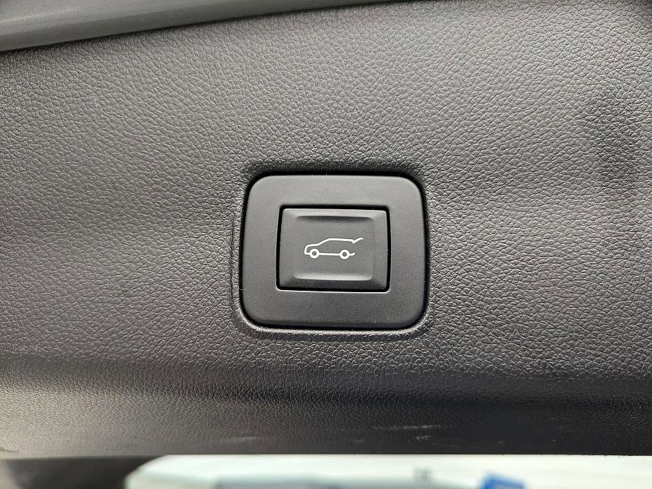 Used 2023 Chevrolet TrailBlazer ACTIV w/ Sun and Liftgate Package image 32