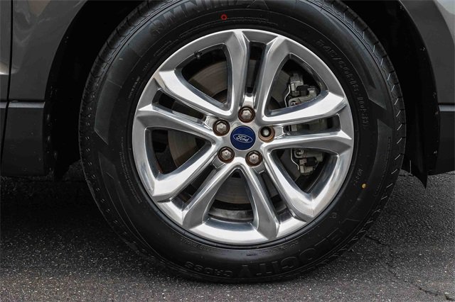 Used 2016 Ford Edge SEL w/ Equipment Group 201A image 9