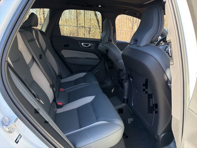 Used 2022 Volvo XC60 T8 R-Design w/ Advanced Package image 11