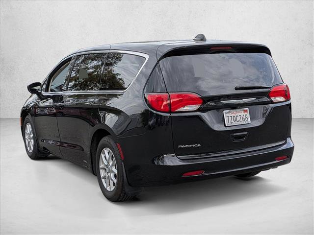 Used 2017 Chrysler Pacifica Touring image 7
