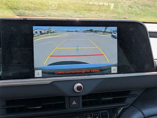 Used 2024 Toyota Crown XLE image 21