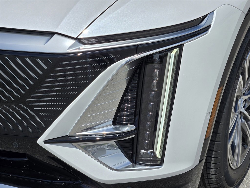 New 2025 Cadillac Lyriq Luxury image 10