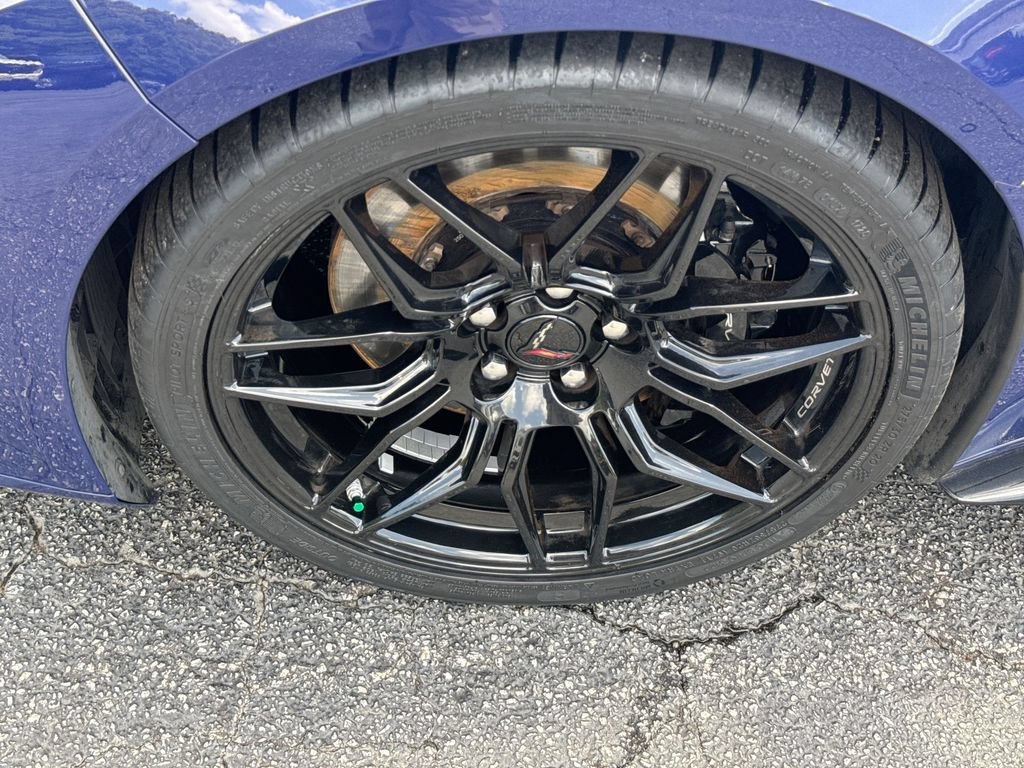 Used 2025 Chevrolet Corvette Z06 RWD image 12