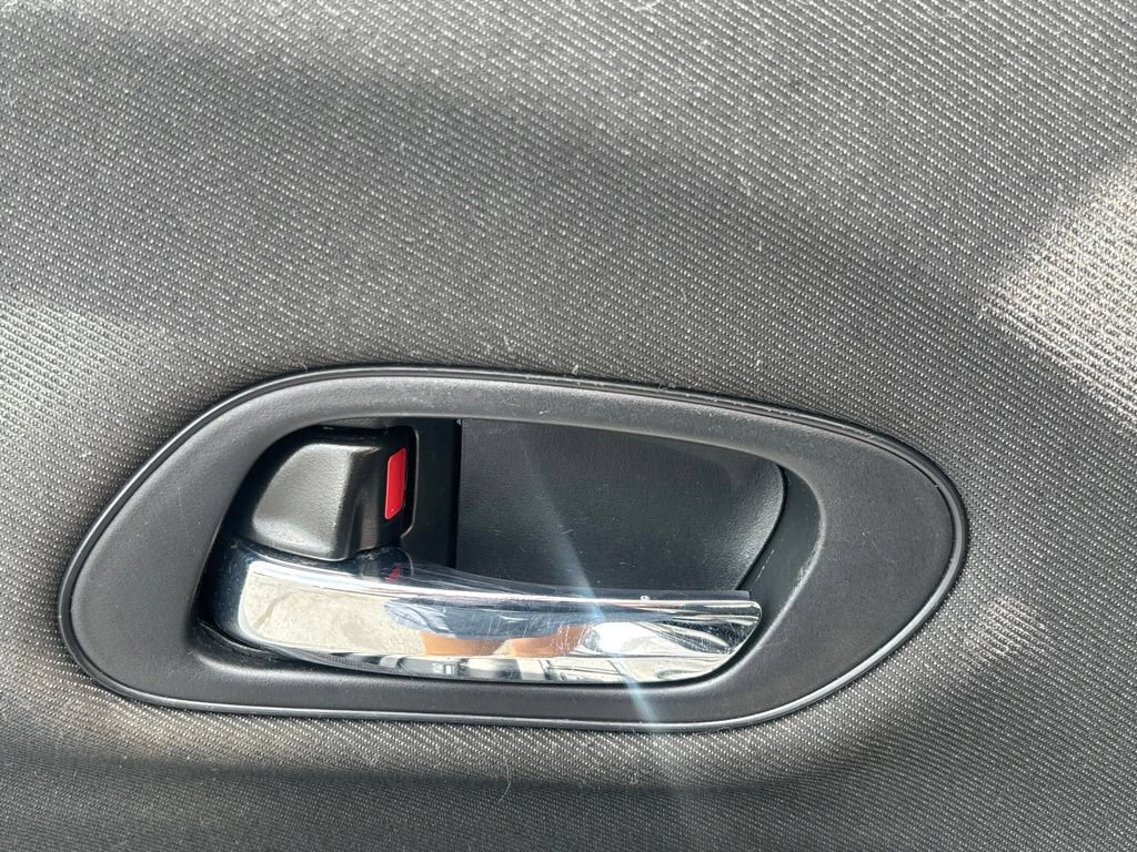 Used 2021 Honda HR-V LX image 9