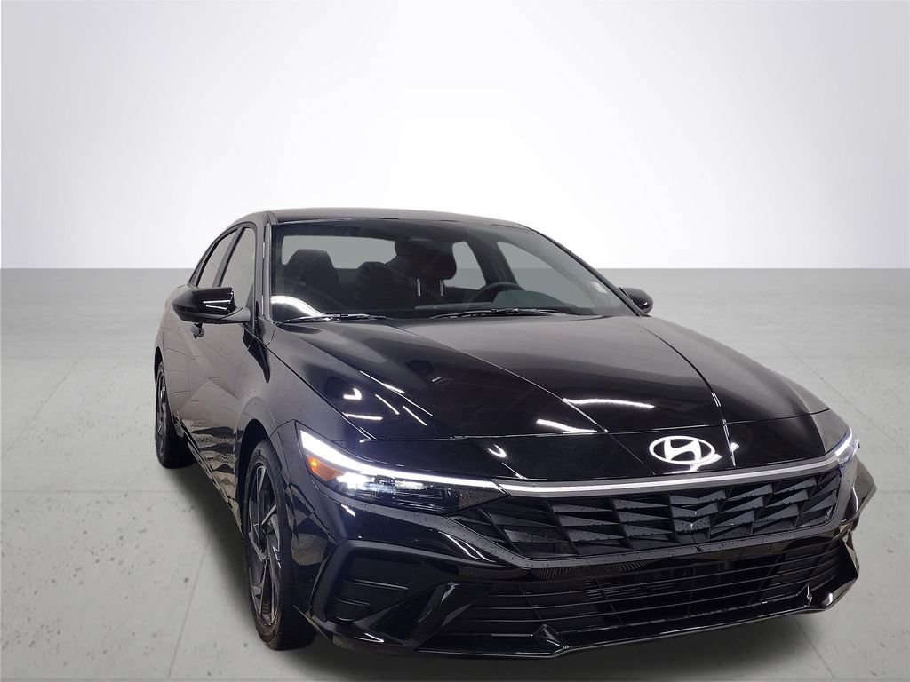 New 2025 Hyundai Elantra SEL image 4