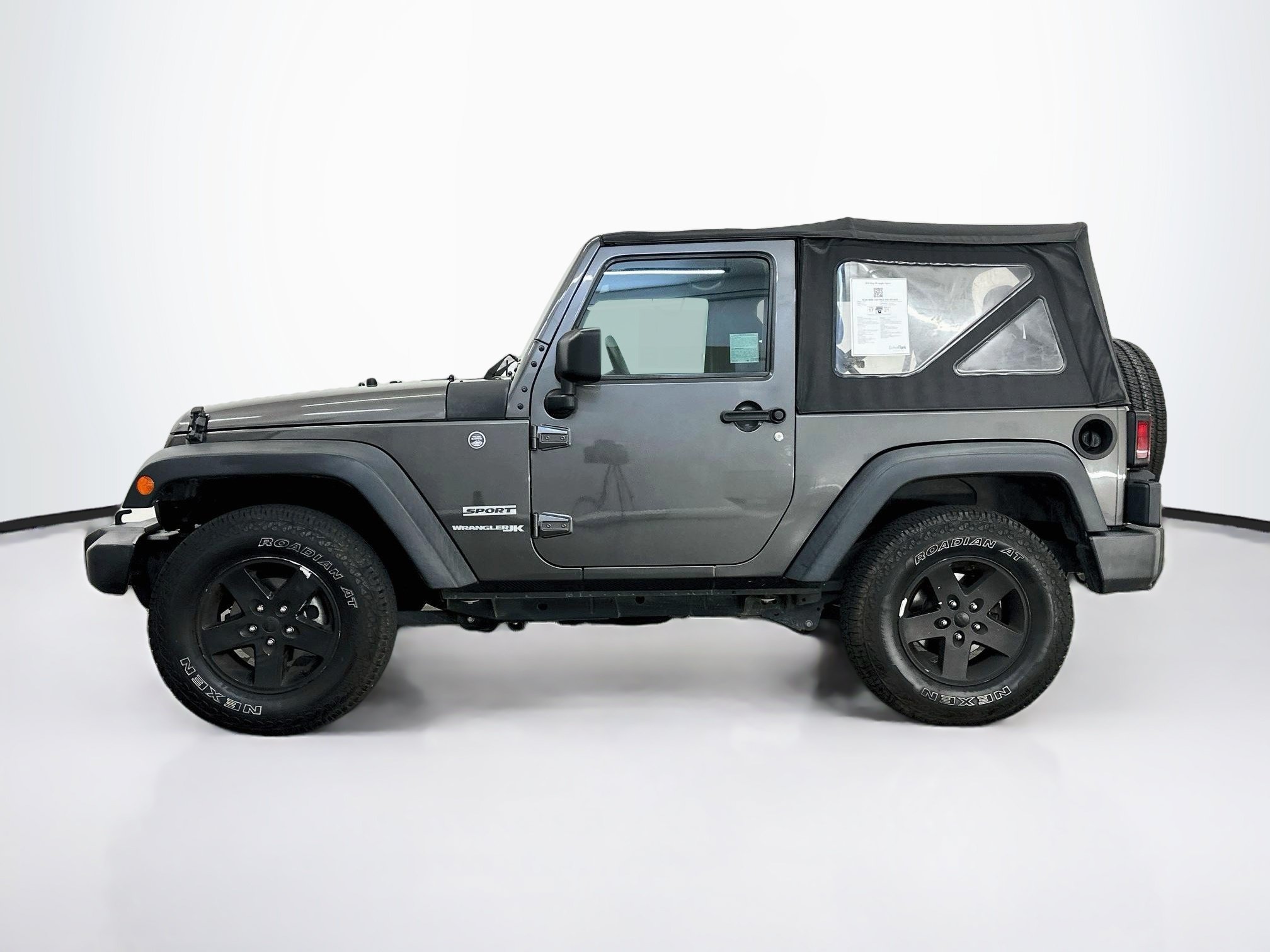 Used 2018 Jeep Wrangler Sport AWD/4WD image 4