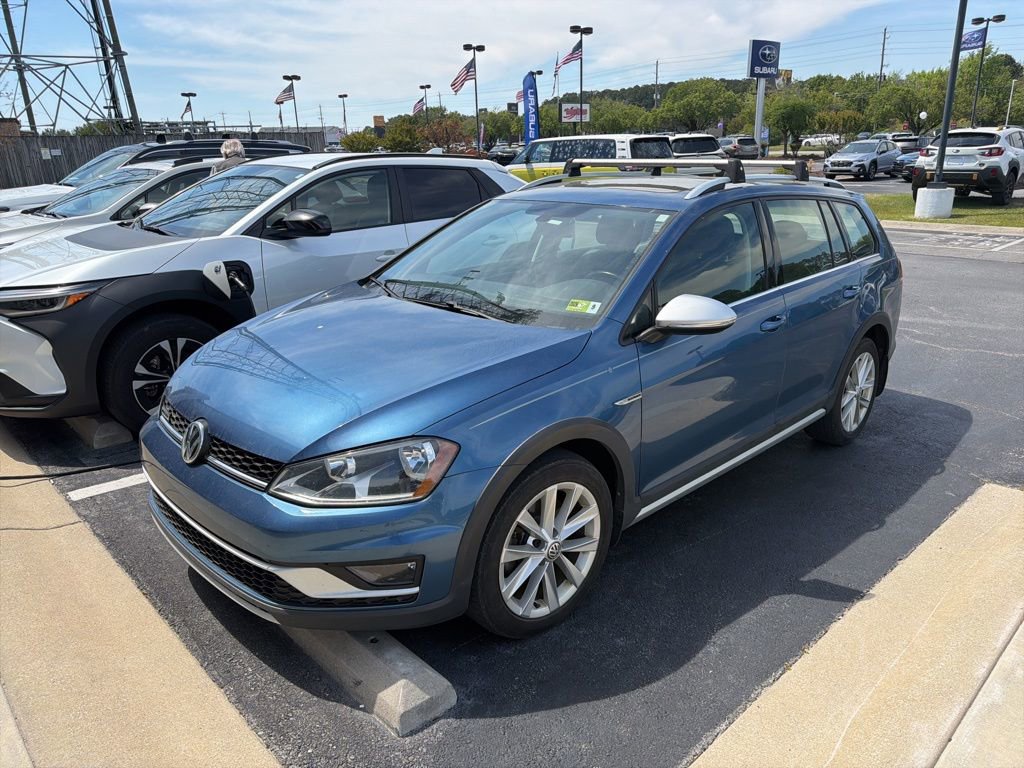 Used 2017 Volkswagen Golf Alltrack SEL image 1