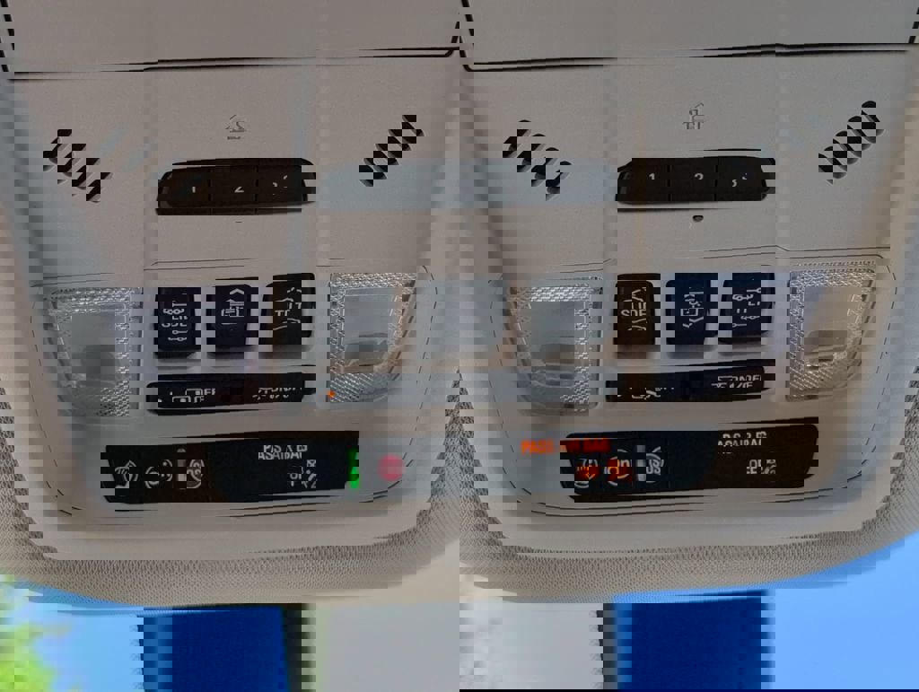 Used 2023 Buick Enclave Essence w/ Experience Buick Package image 16