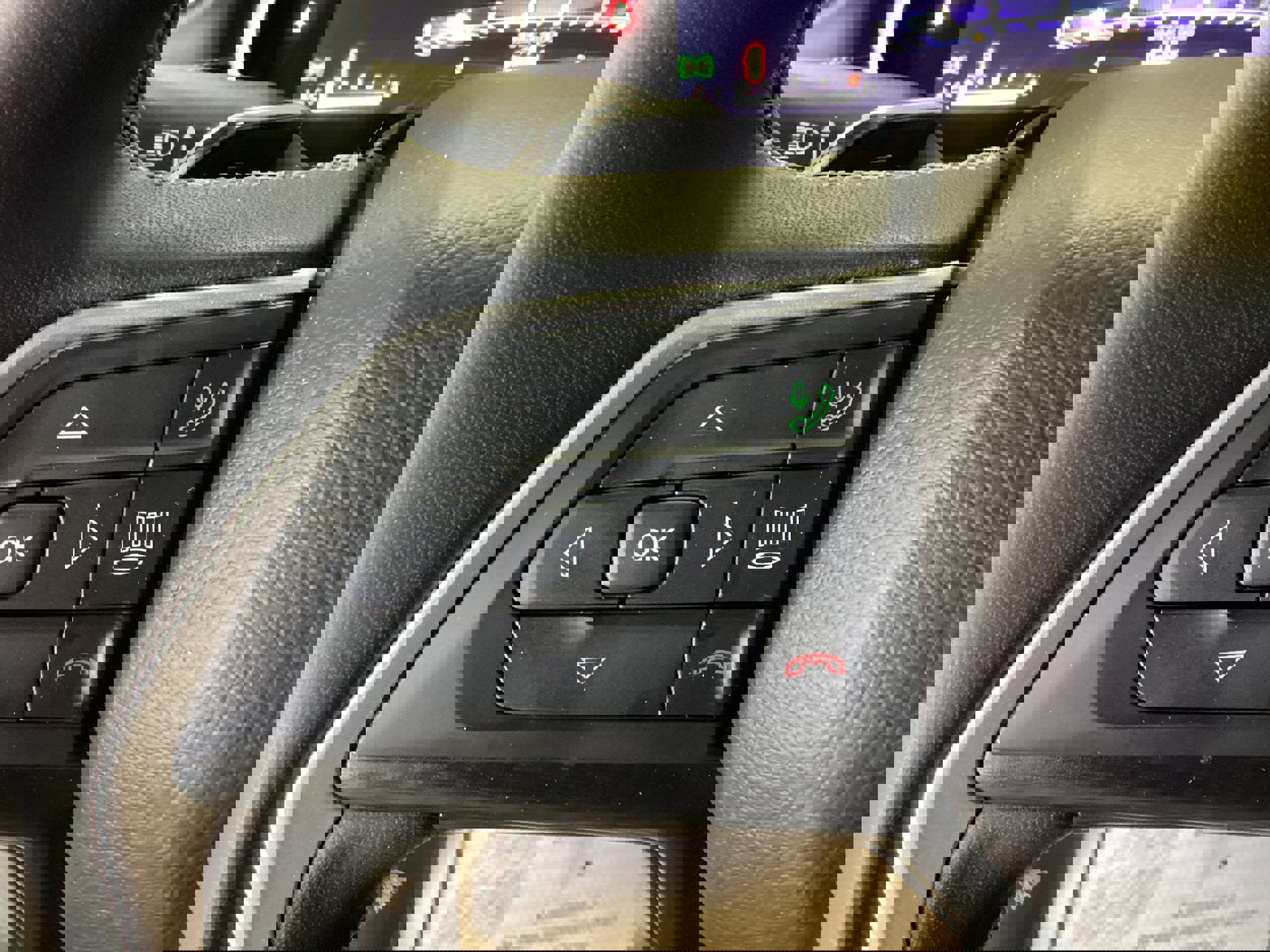 Used 2024 Jeep Grand Cherokee Altitude image 23