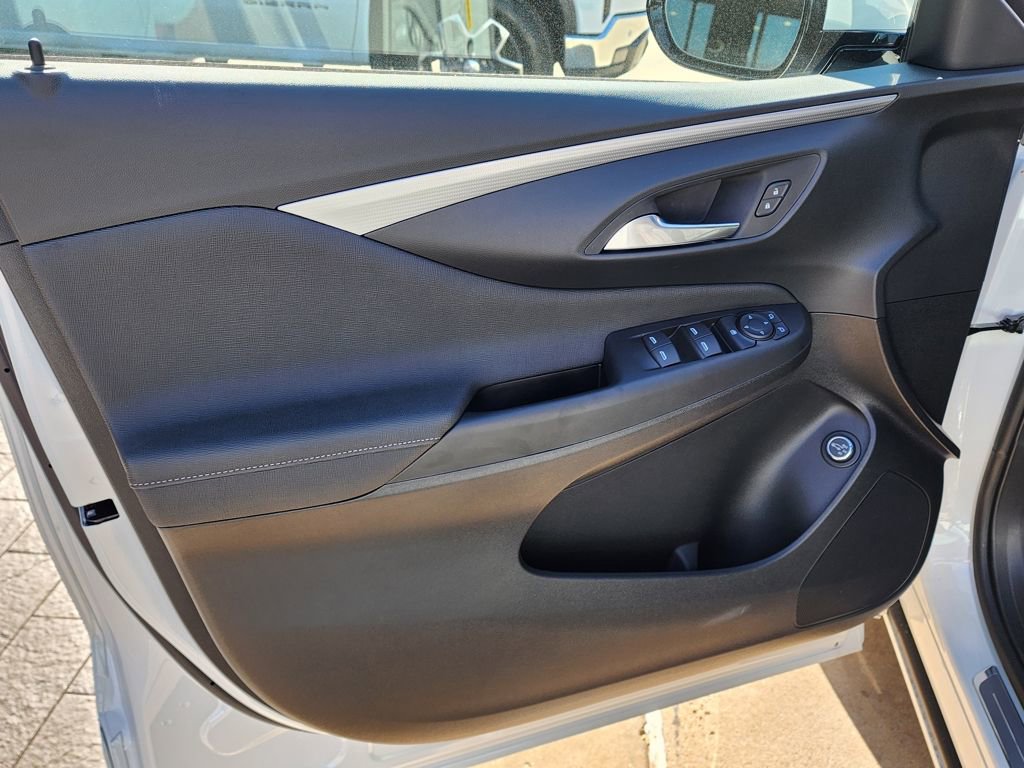 New 2026 Buick Envista Avenir FWD image 13