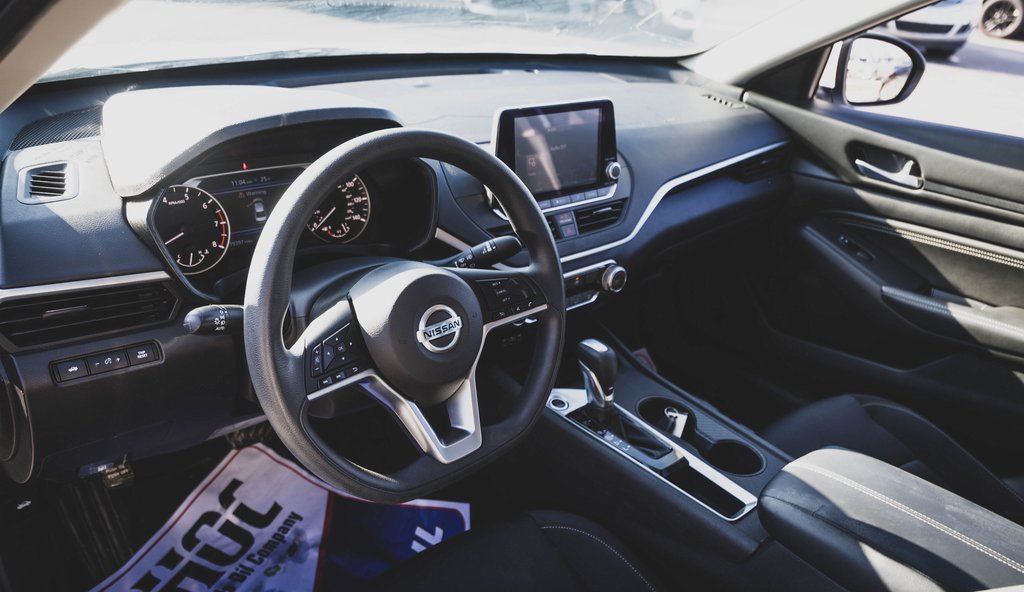 Used 2019 Nissan Altima 2.5 S image 2