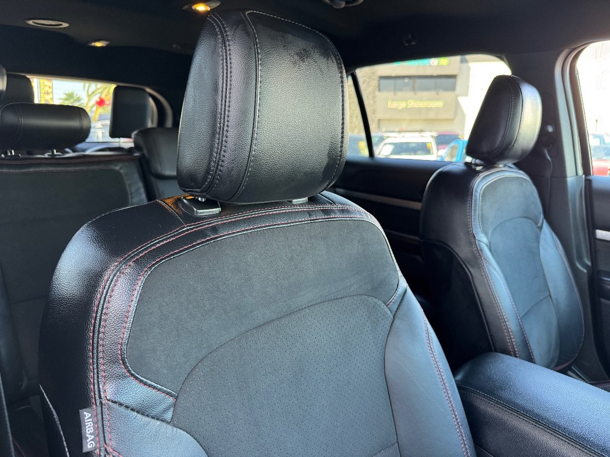 Used 2019 Ford Explorer XLT w/ Equipment Group 202A FWD image 17
