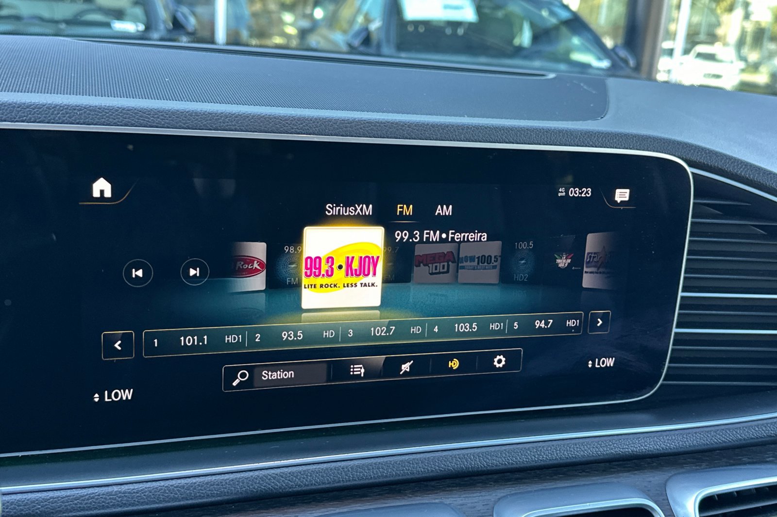 Certified 2022 Mercedes-Benz GLE 350 4MATIC w/ Premium Package image 18