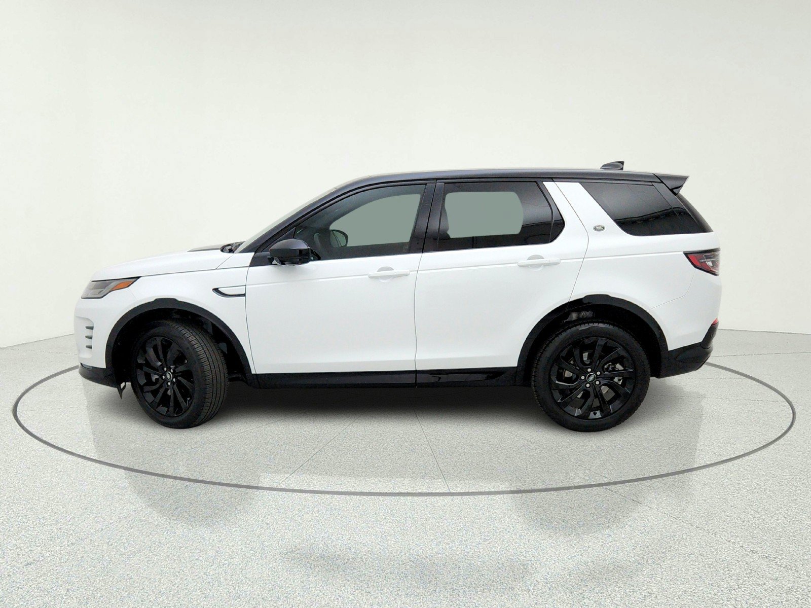 Used 2024 Land Rover Discovery Sport Dynamic SE AWD/4WD image 14