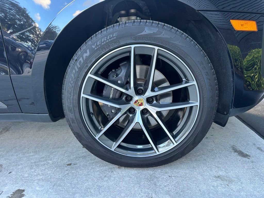 Certified 2025 Porsche Macan T image 15
