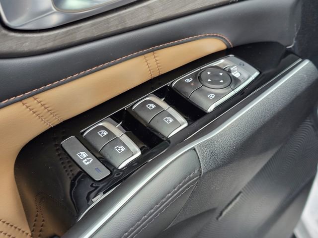 Certified 2024 Kia Sorento SX Prestige w/ Olive Brown Leather Package image 27