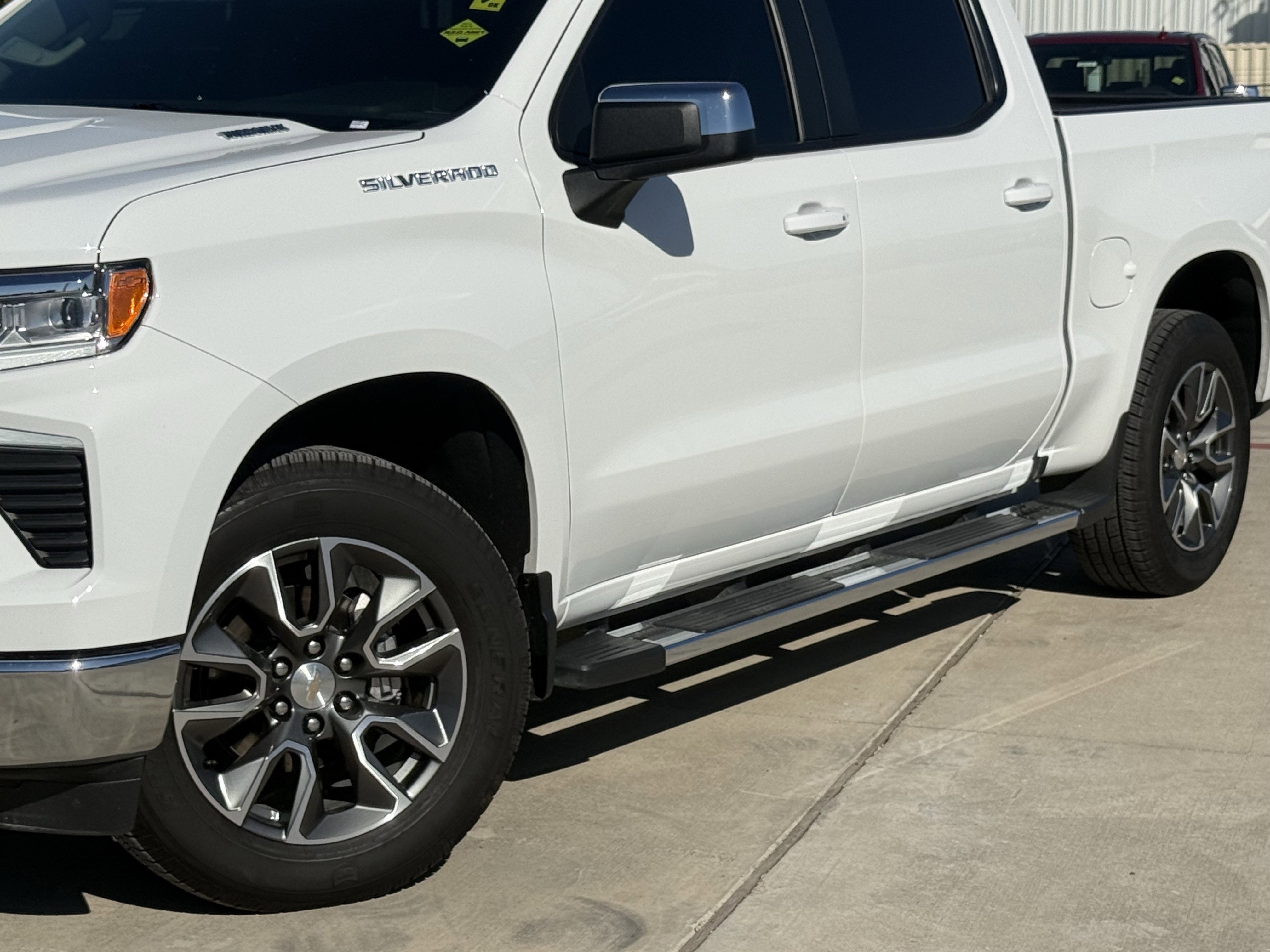 Used 2025 Chevrolet Silverado 1500 LT w/ Leather Package image 11