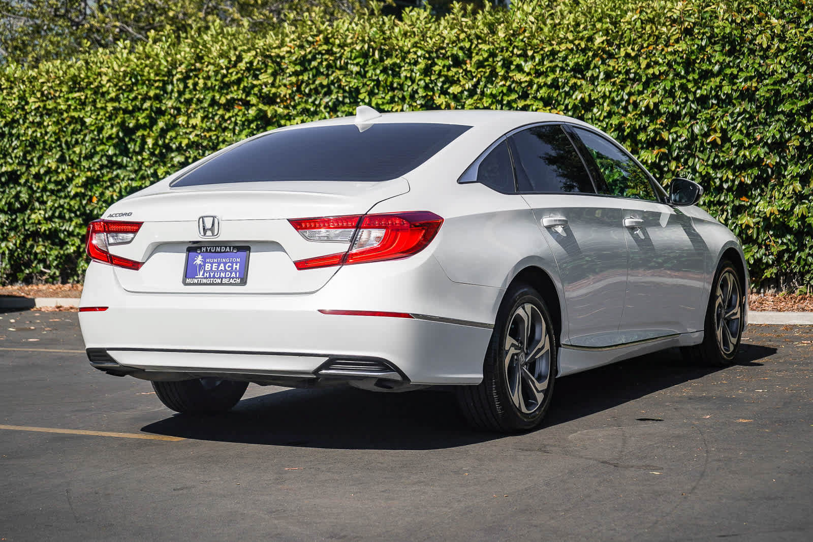 Used 2018 Honda Accord EX image 6