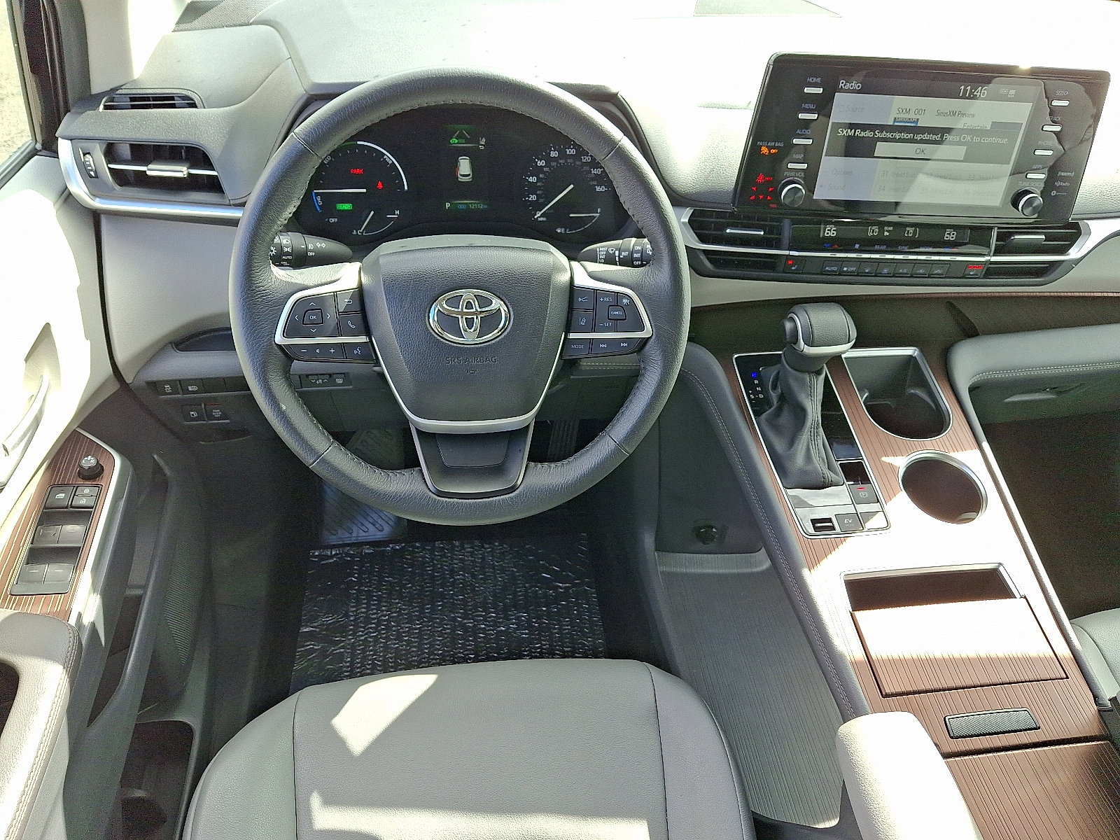 Used 2024 Toyota Sienna XLE image 12