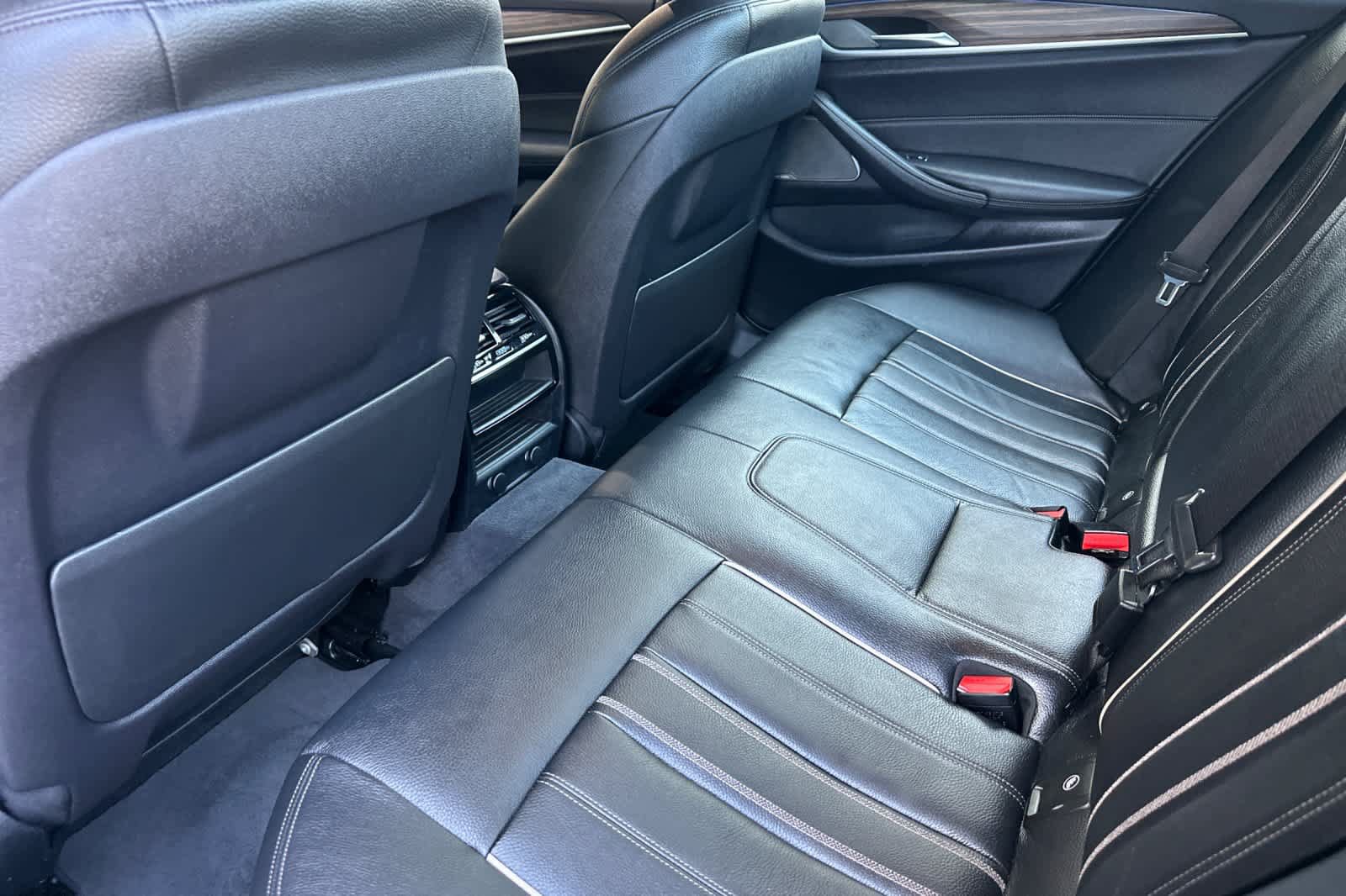 Used 2018 BMW 530e RWD image 11