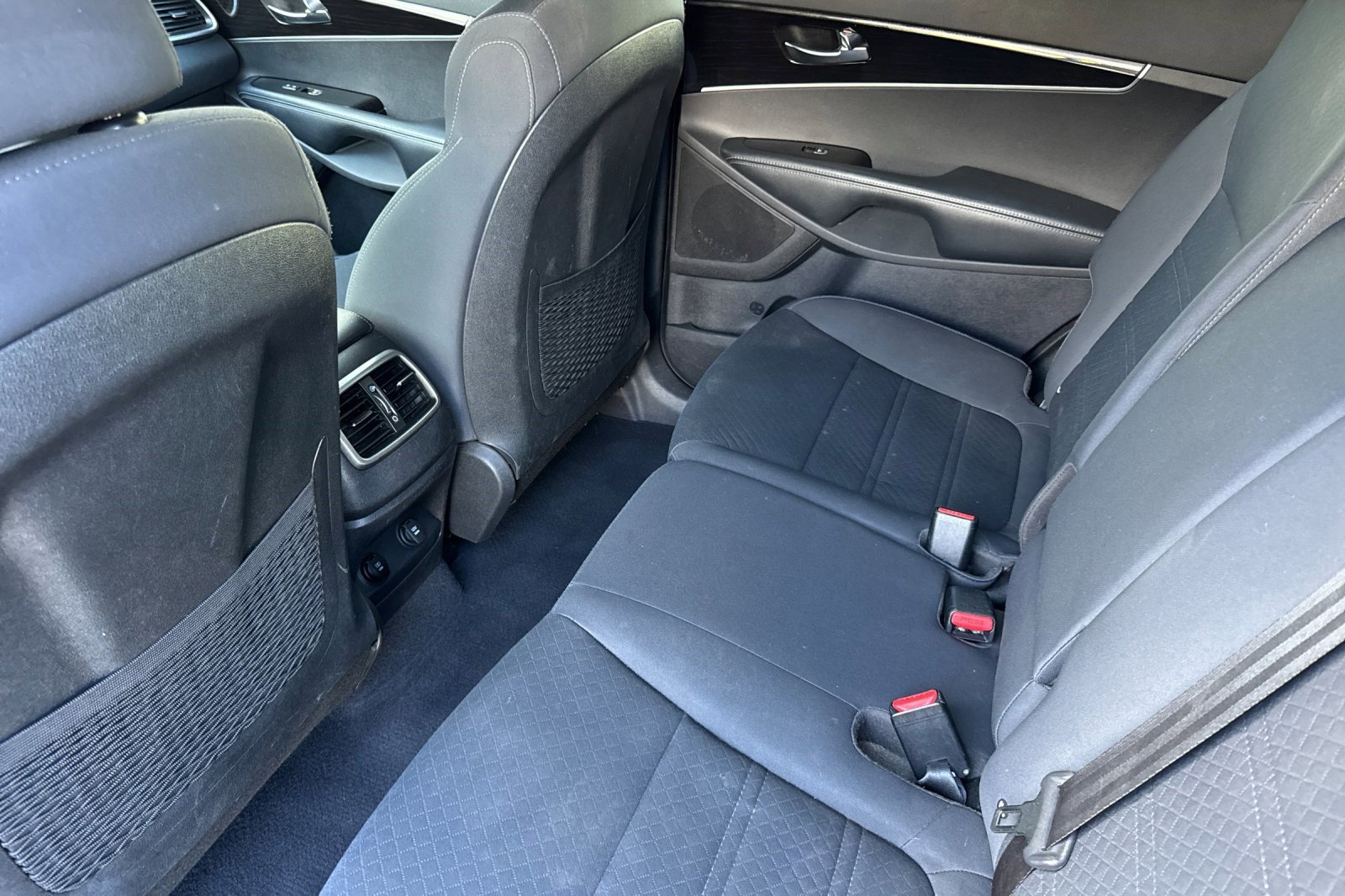 Used 2019 Kia Sorento FWD V6 image 25