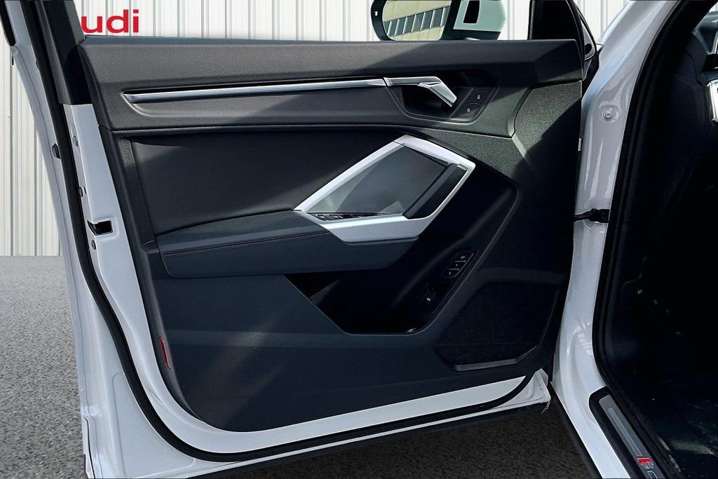 Used 2024 Audi Q3 2.0T Premium Plus w/ Premium Plus Package image 21