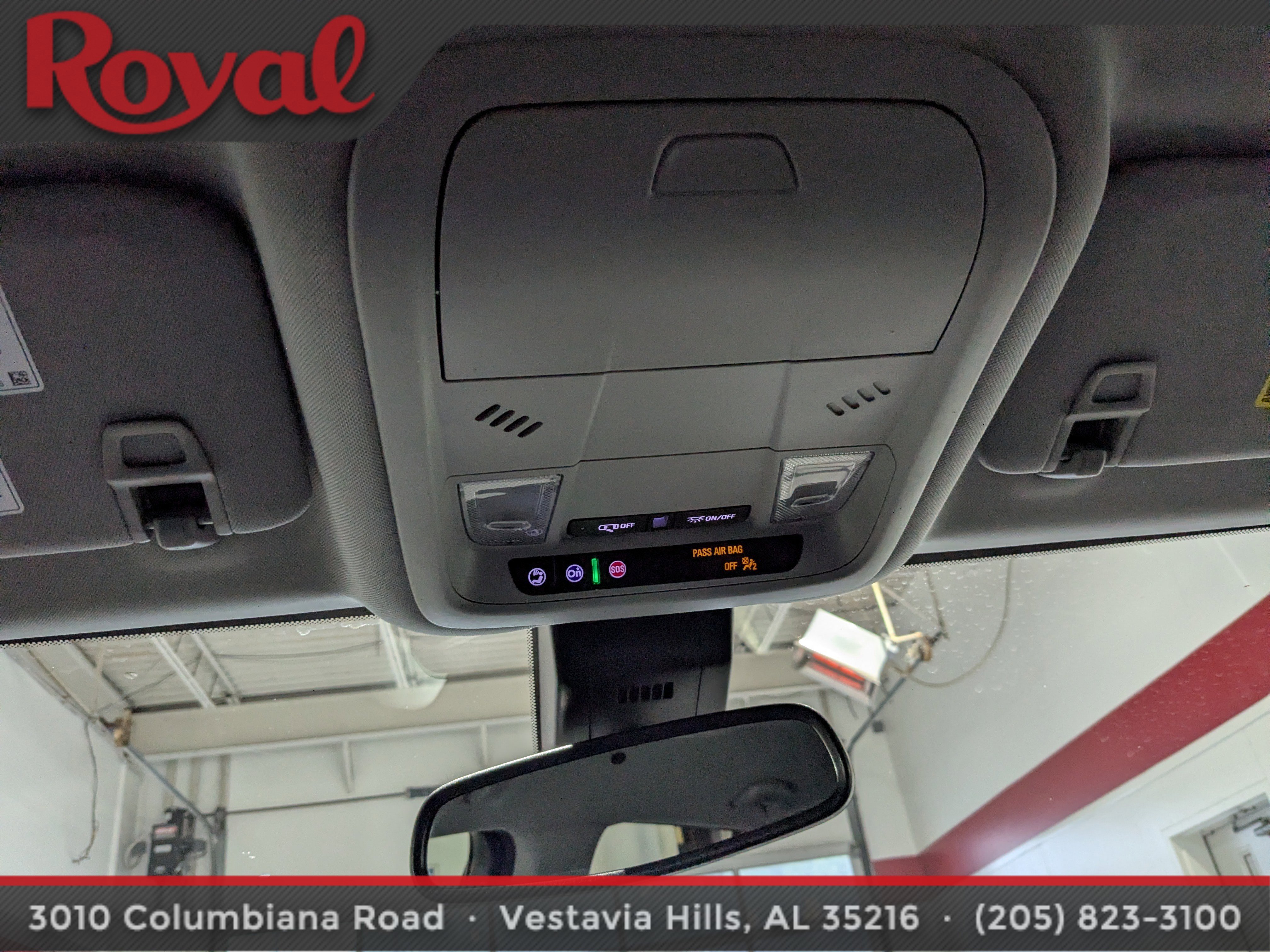 Used 2024 GMC Terrain SLE w/ Driver Convenience Package image 23