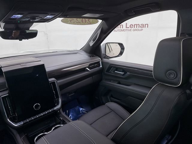 Used 2025 GMC Yukon Elevation w/ Elevation Premium Package image 27