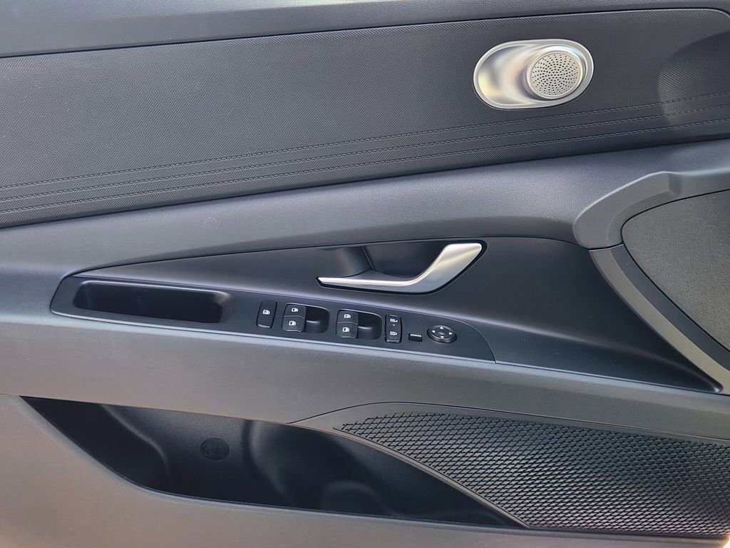 Certified 2025 Hyundai Elantra Blue image 22