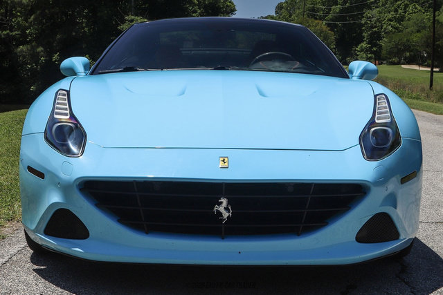 Used 2015 Ferrari California T RWD image 17