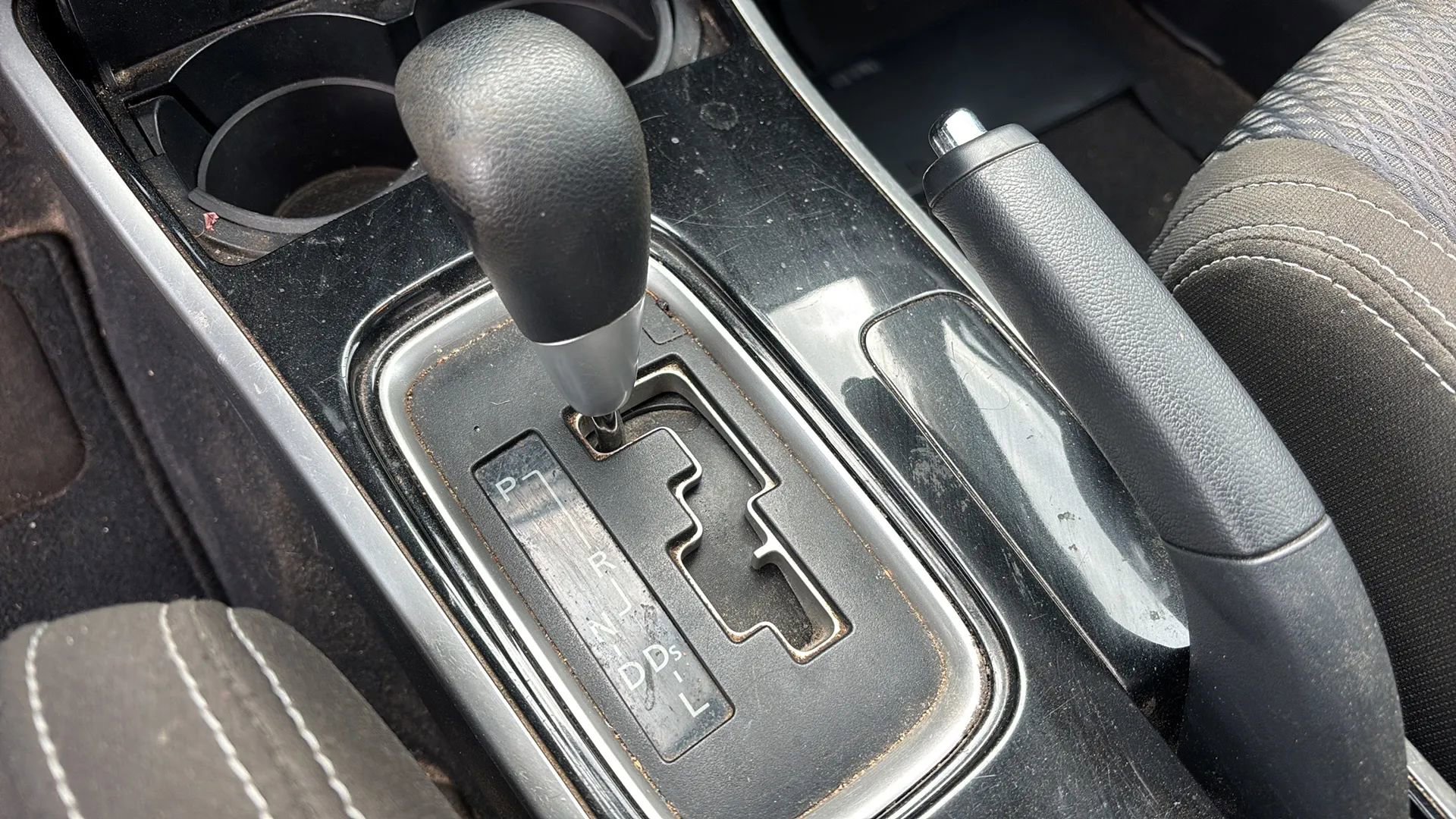 Used 2018 Mitsubishi Outlander ES FWD image 12