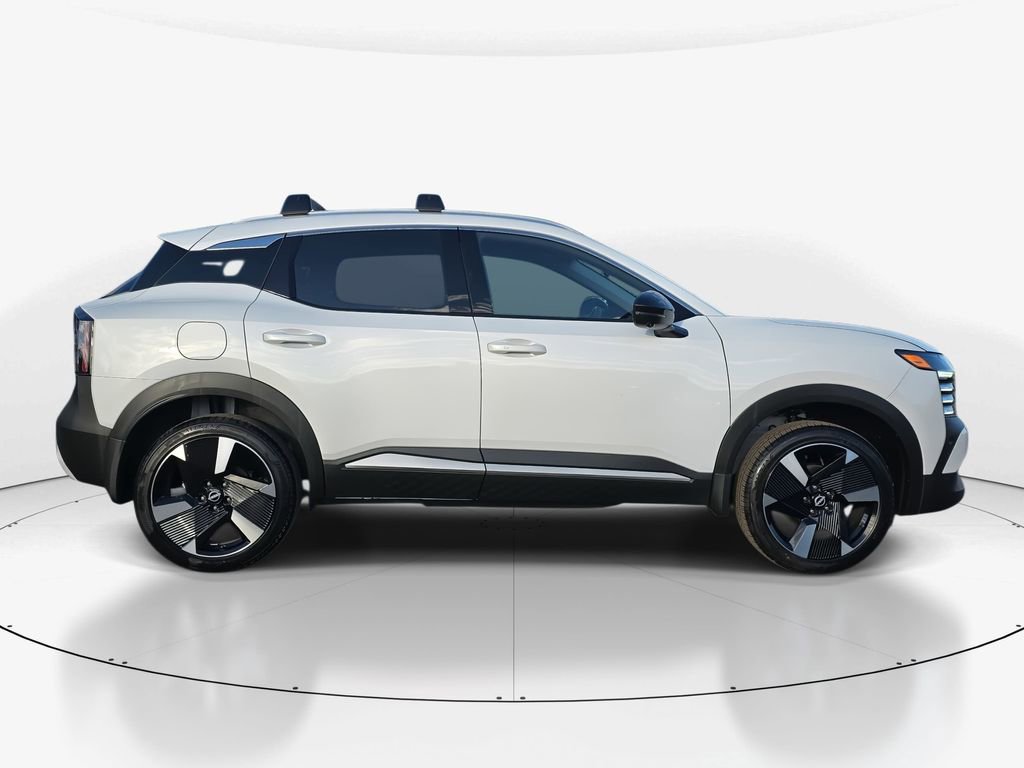 New 2026 Nissan Kicks SR w/ Cold Weather Package FWD image 5