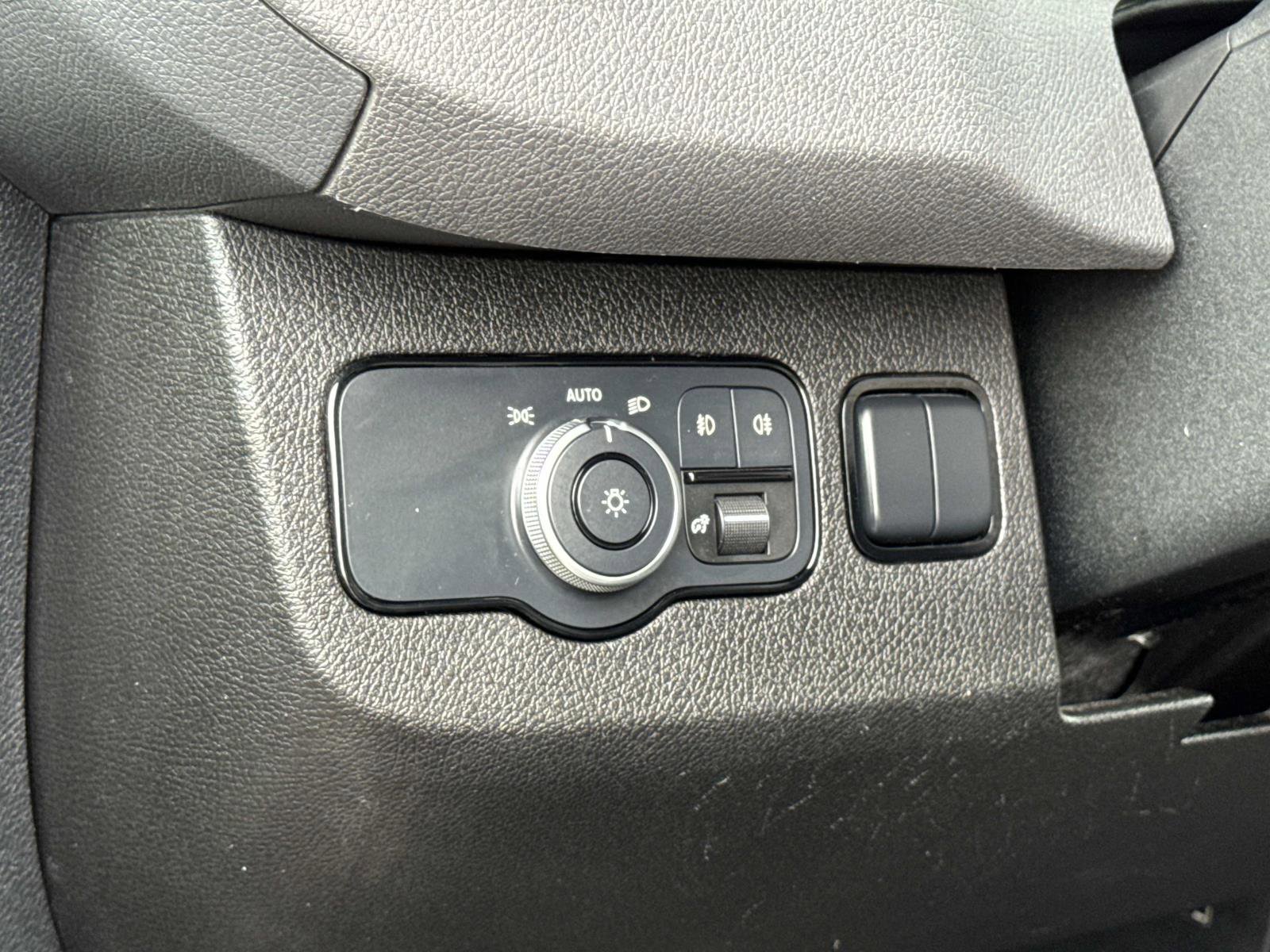 Used 2022 Mercedes-Benz Sprinter 2500 image 13